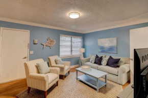 #61 Beautiful Condo Ideal Location 2BDR/2 Parkings